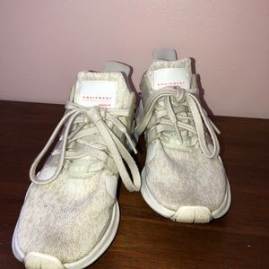 SIZE 8 ADIDAS EQUPMENT